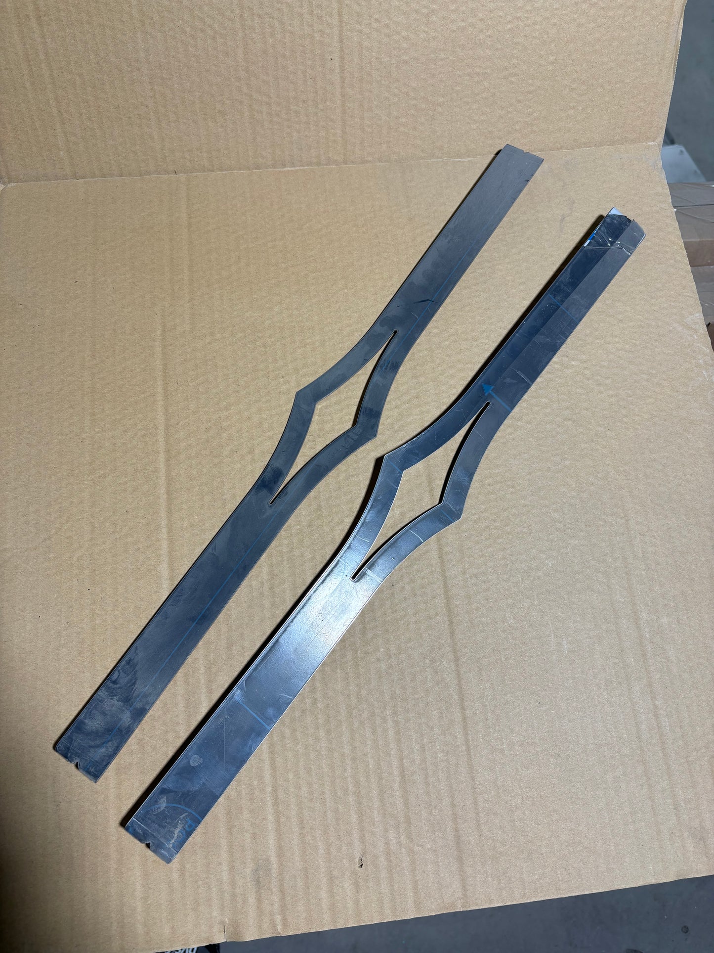 9.5” Peterbilt SS diamond air tank strap