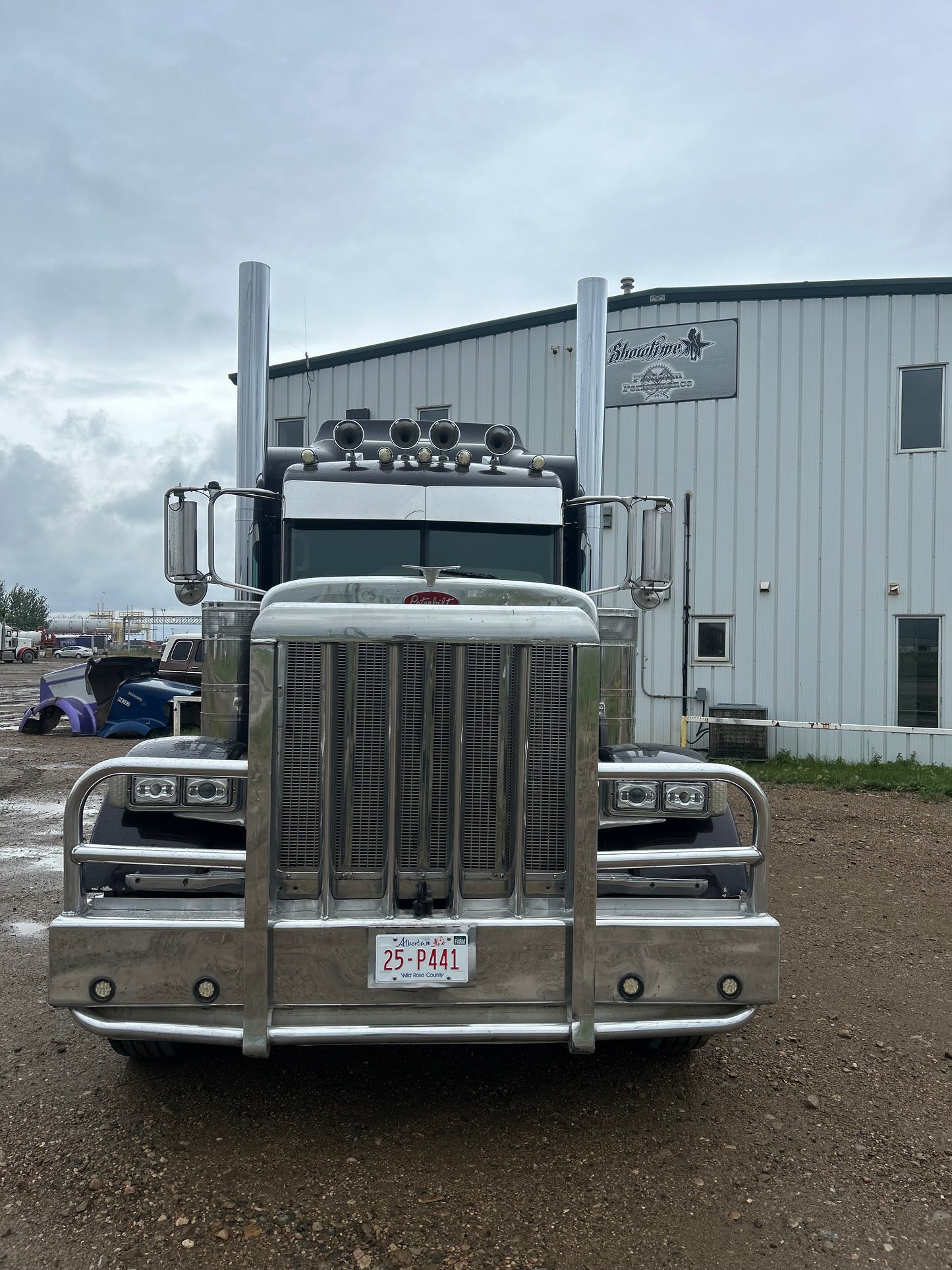 Peterbilt 11-9 bowtie flat bottom