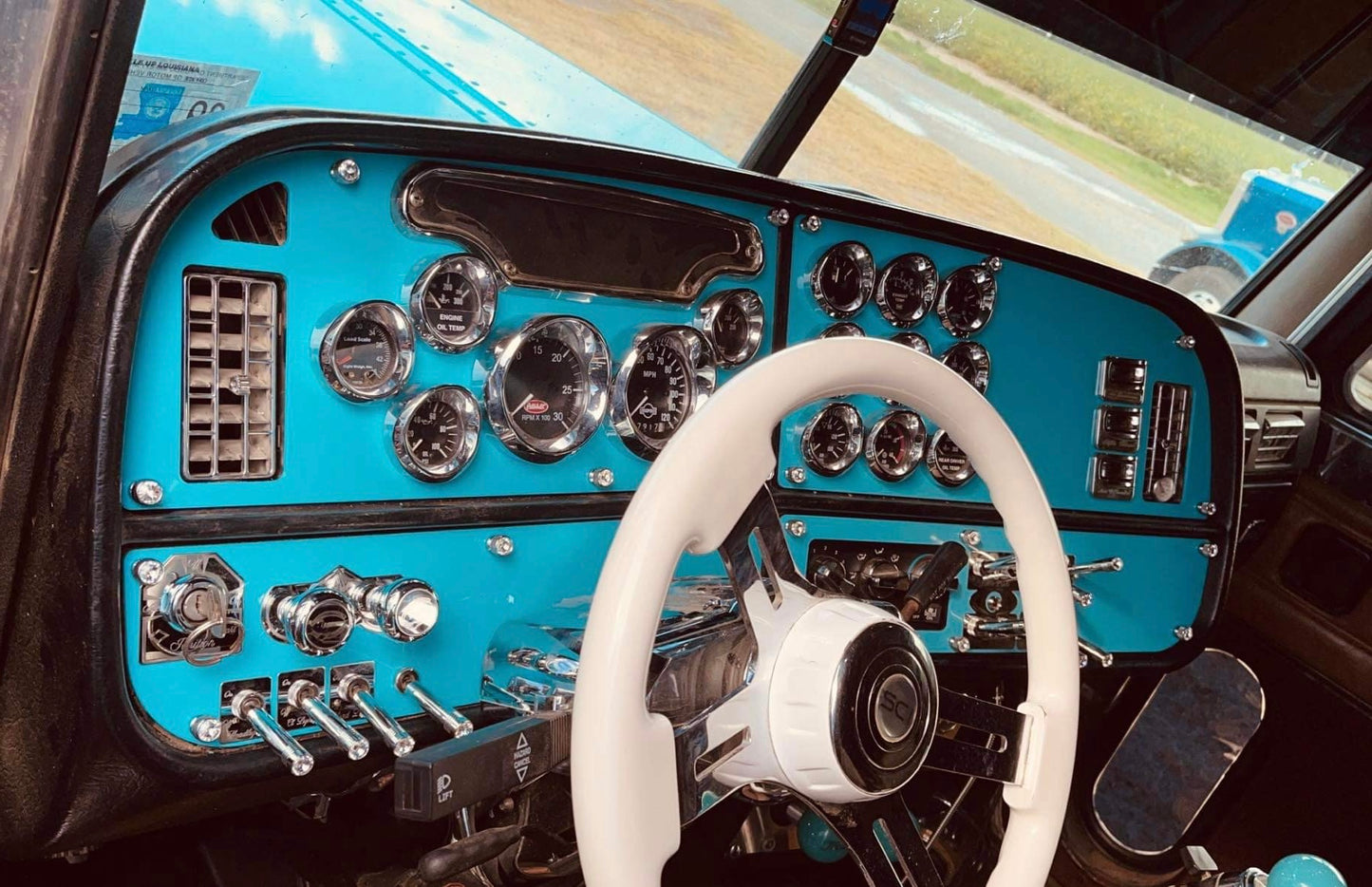 2001-2005 Peterbilt round dash panels