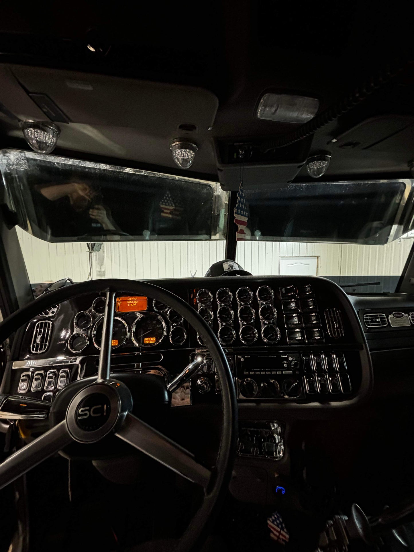 Peterbilt 12-10D visor