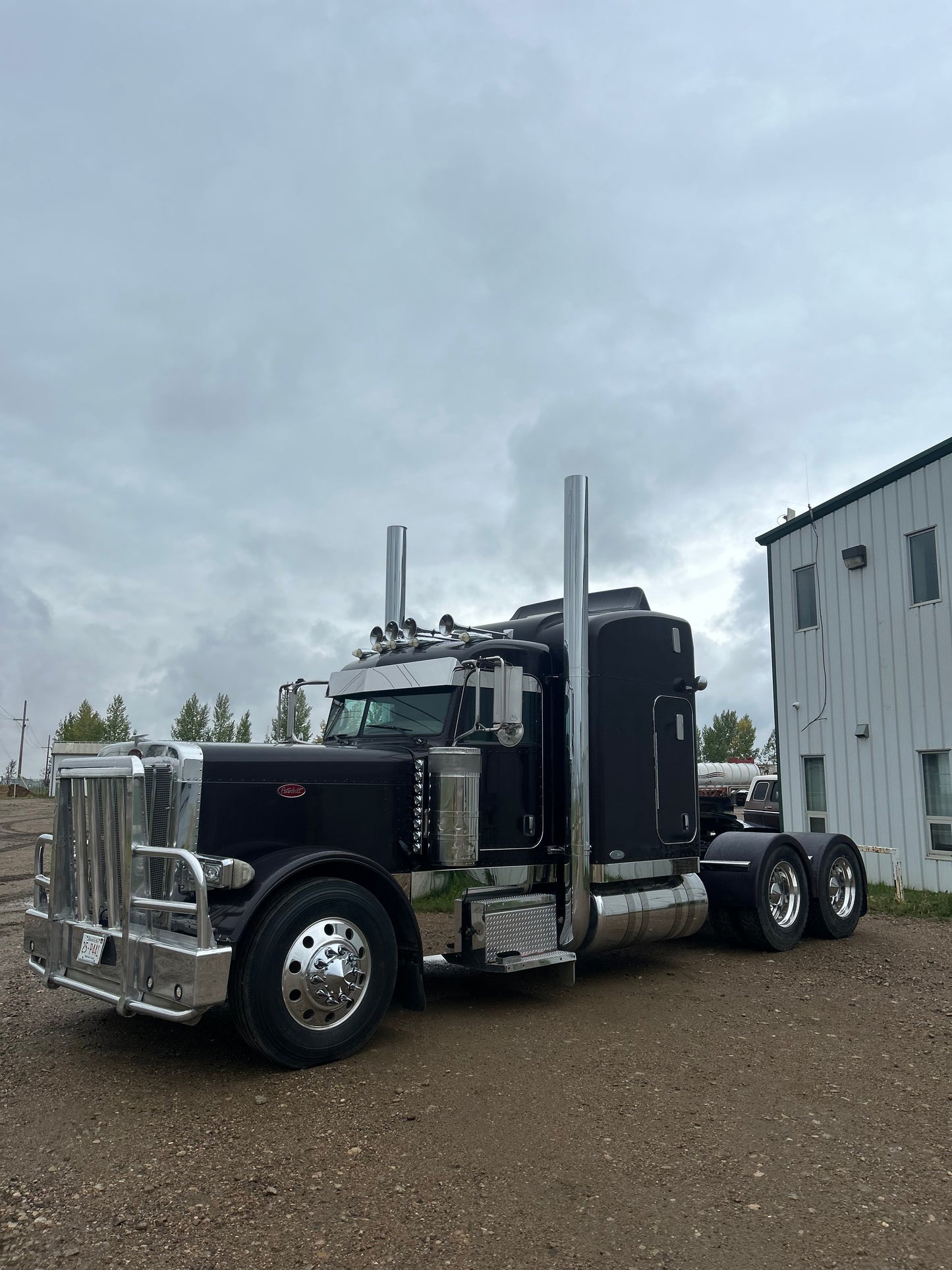 Peterbilt 11-9 bowtie flat bottom