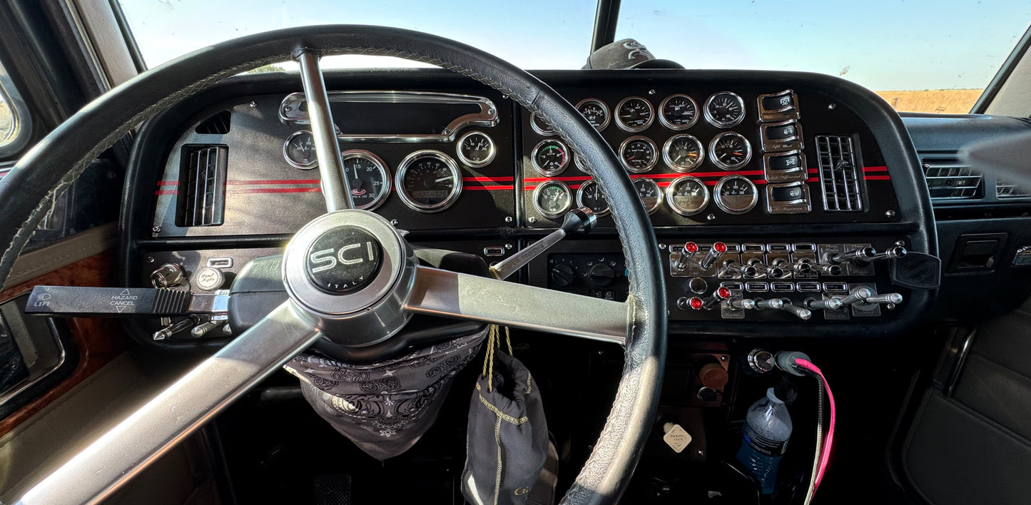 2001-2005 Peterbilt round dash panels