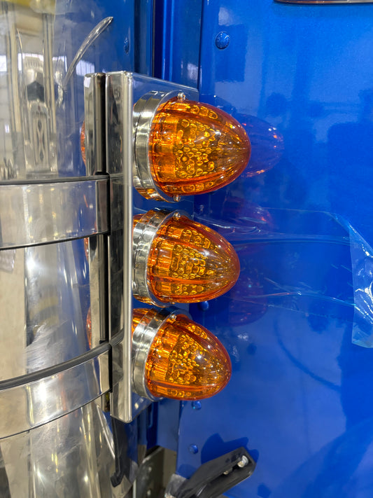 Peterbilt 589 3 wm front breather panels