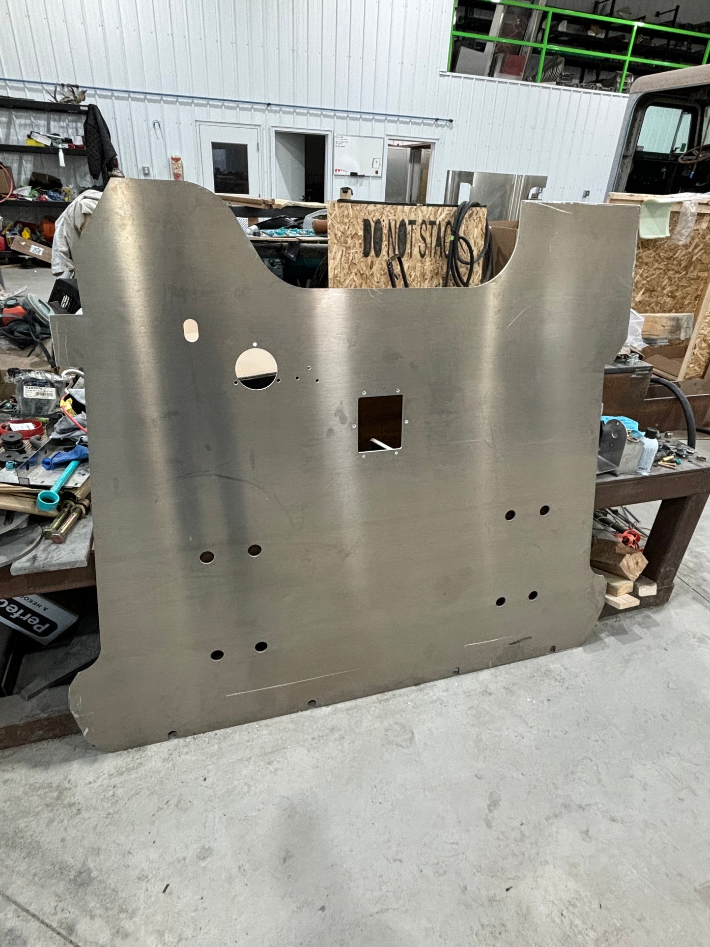 Peterbilt 389 1 piece aluminum floor