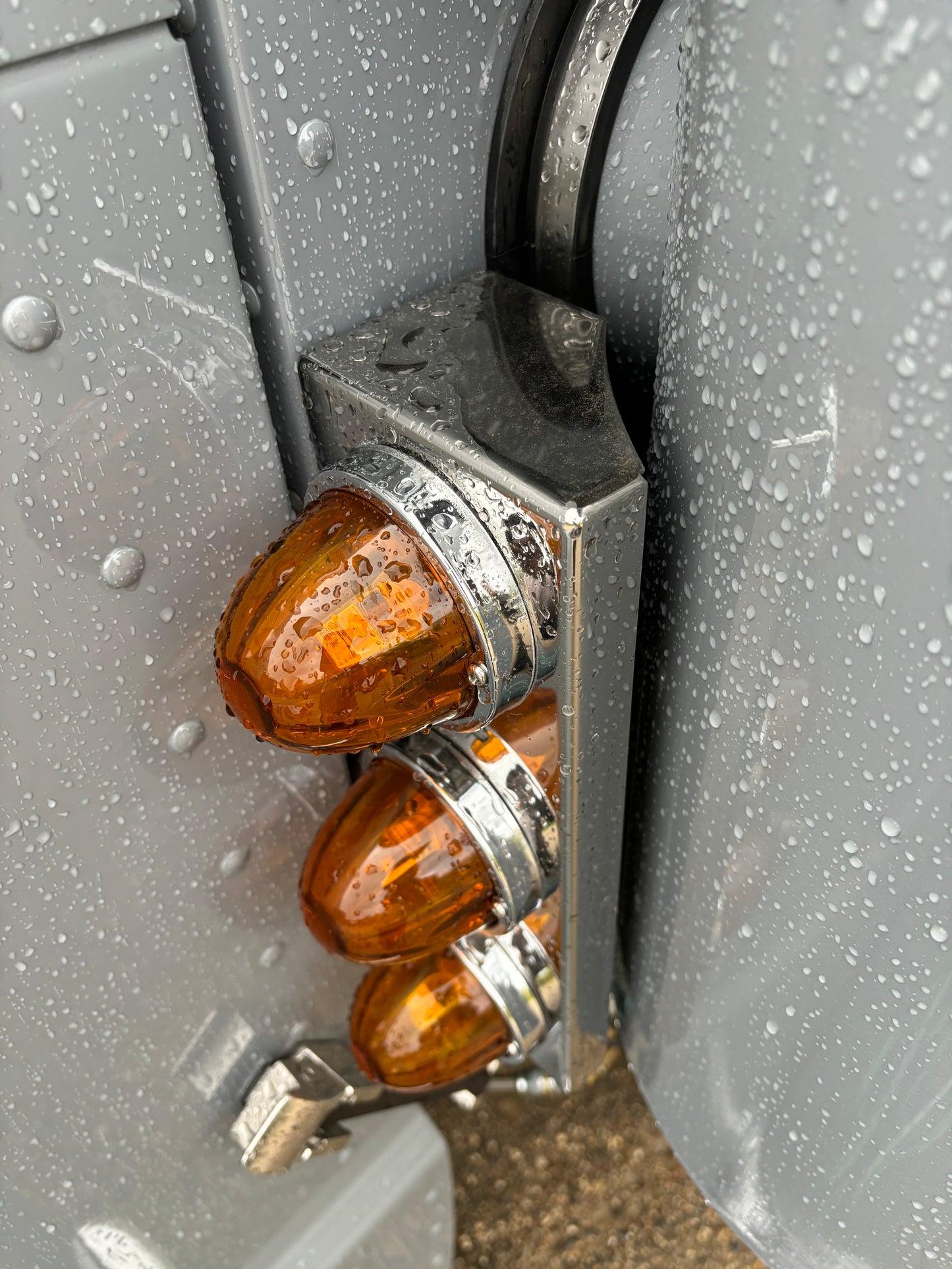 Welded closed end 3 wm Peterbilt breather panels