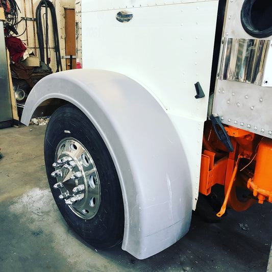 Peterbilt 379 6” lip drop fenders