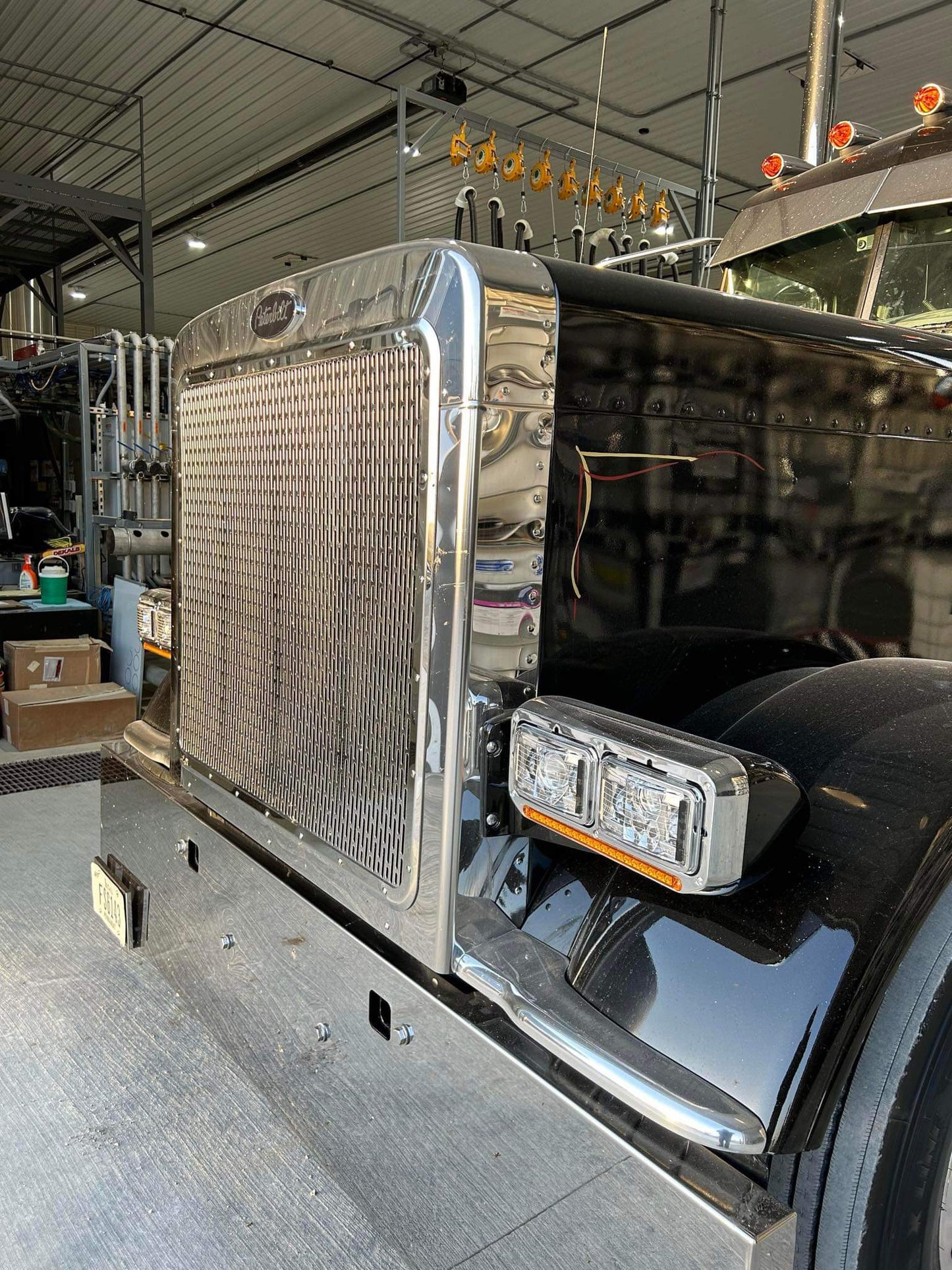 Peterbilt vertical slot grill screen