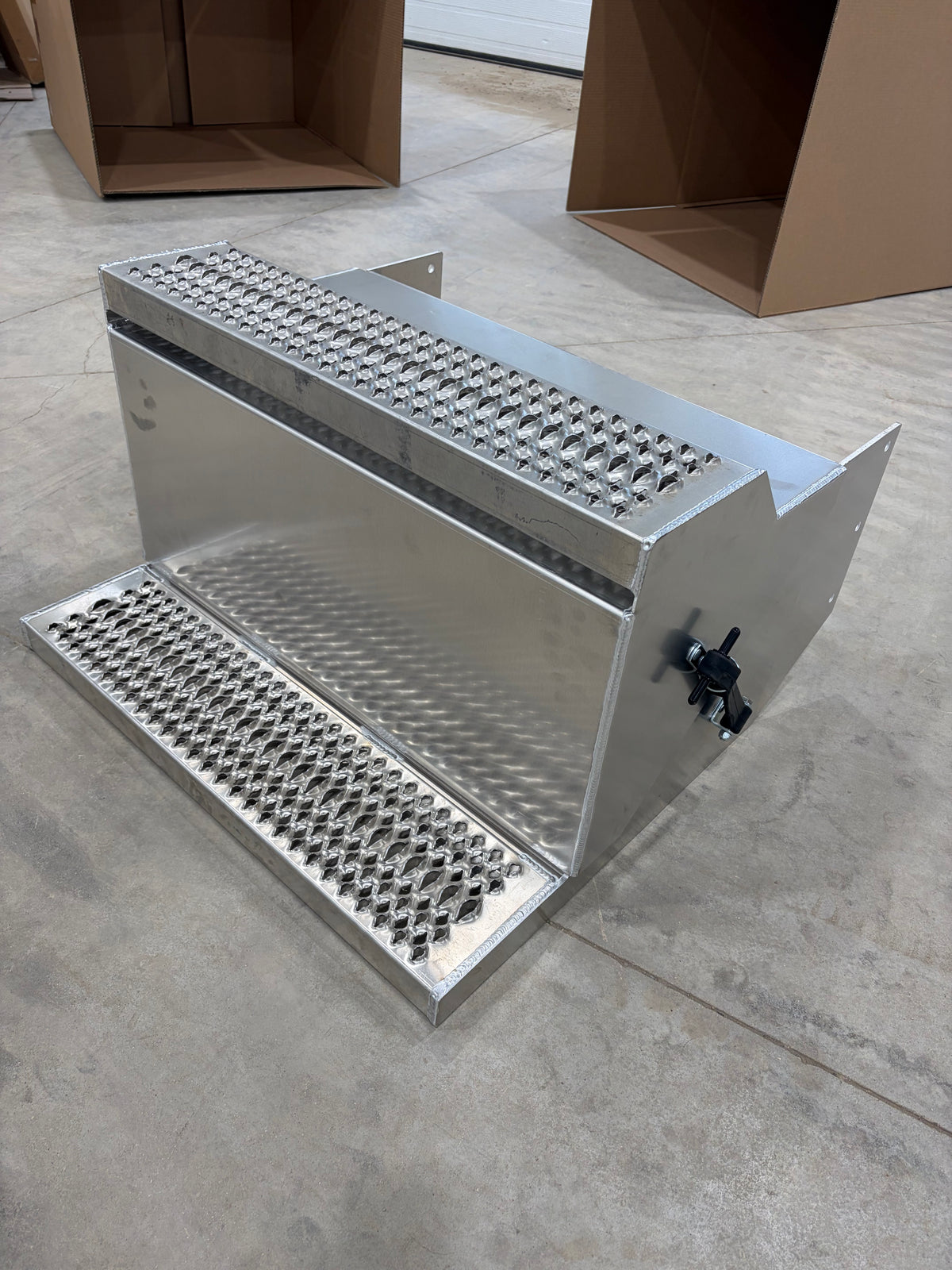 Peterbilt smooth battery/step box