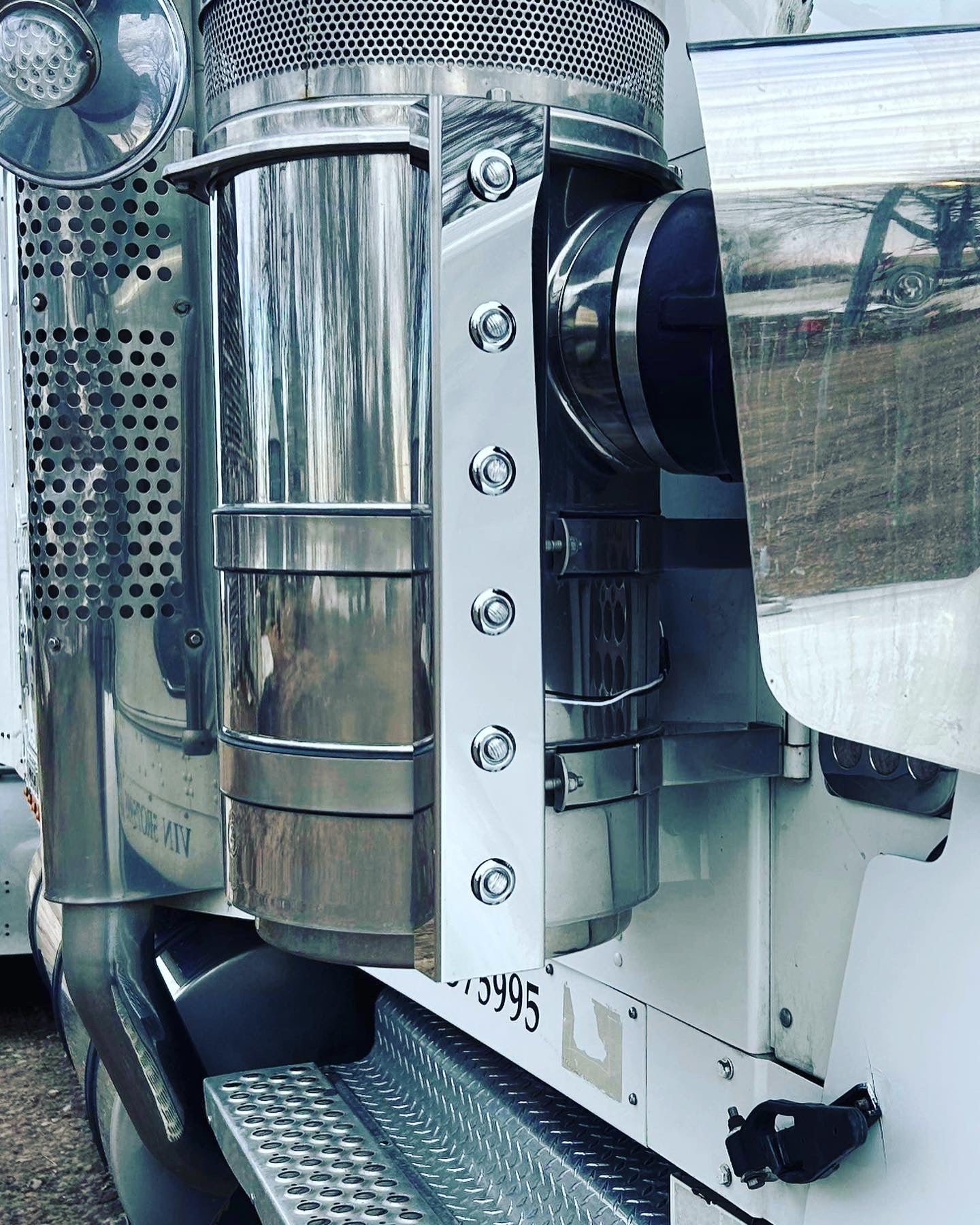 Kenworth 15” front penny light breather panels