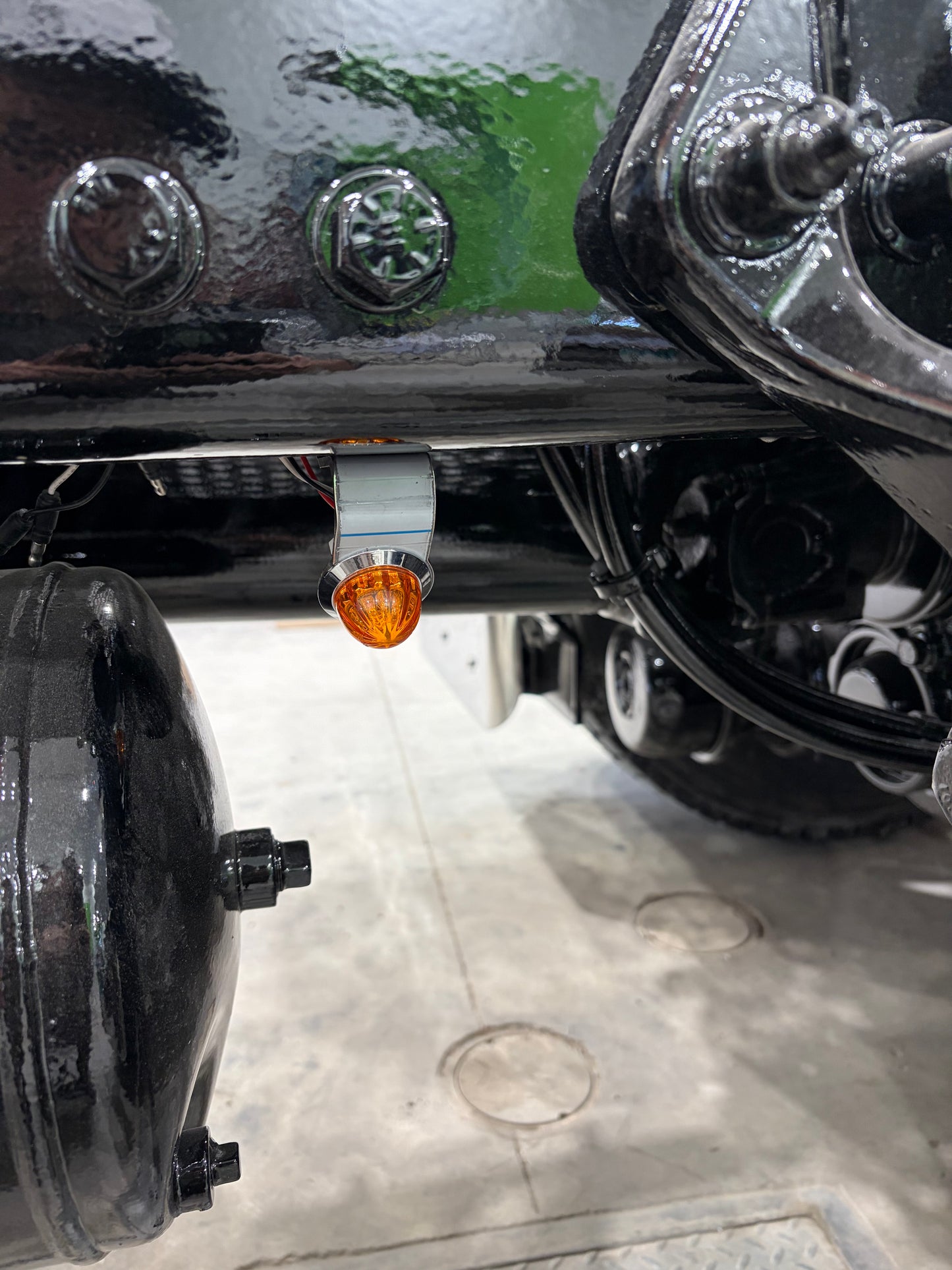 Penny light 45 degree frame mounts