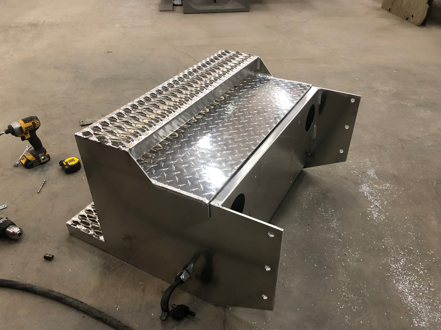 Peterbilt diamond plate complete battery box