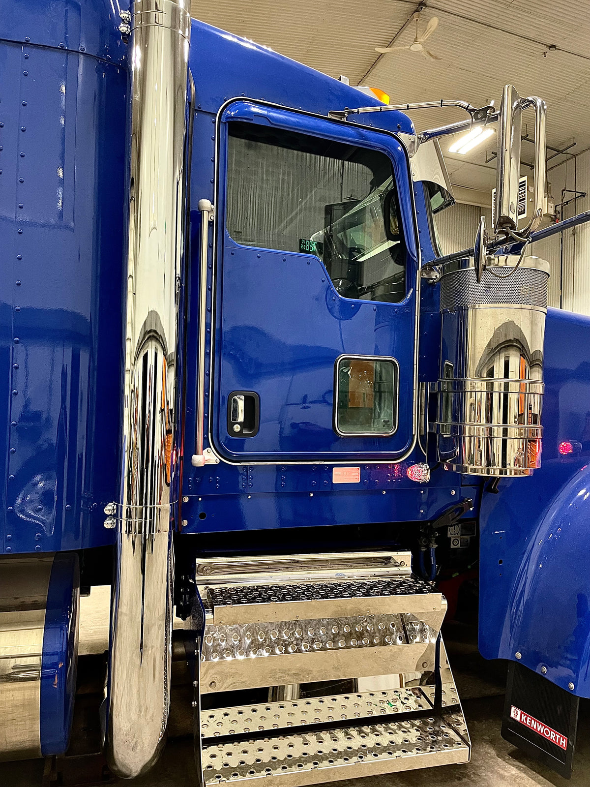 1 wm rear kenworth rear breather panels