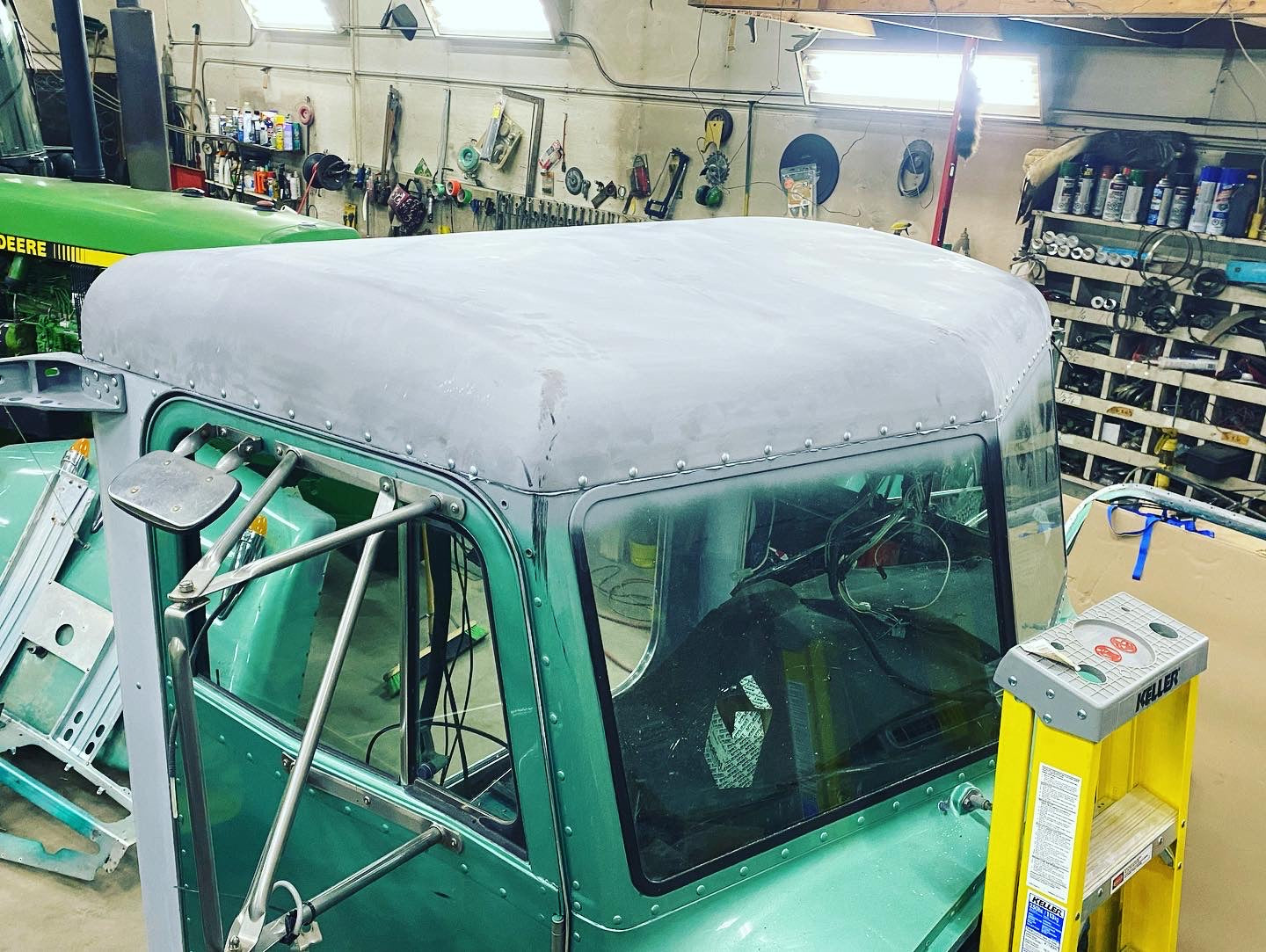 Peterbilt Flat Top Fiberglass Roof