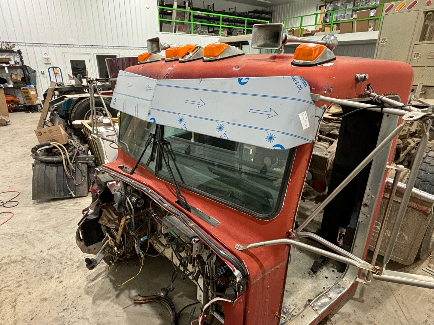 Kenworth flatglass 11.5x9 bow tie