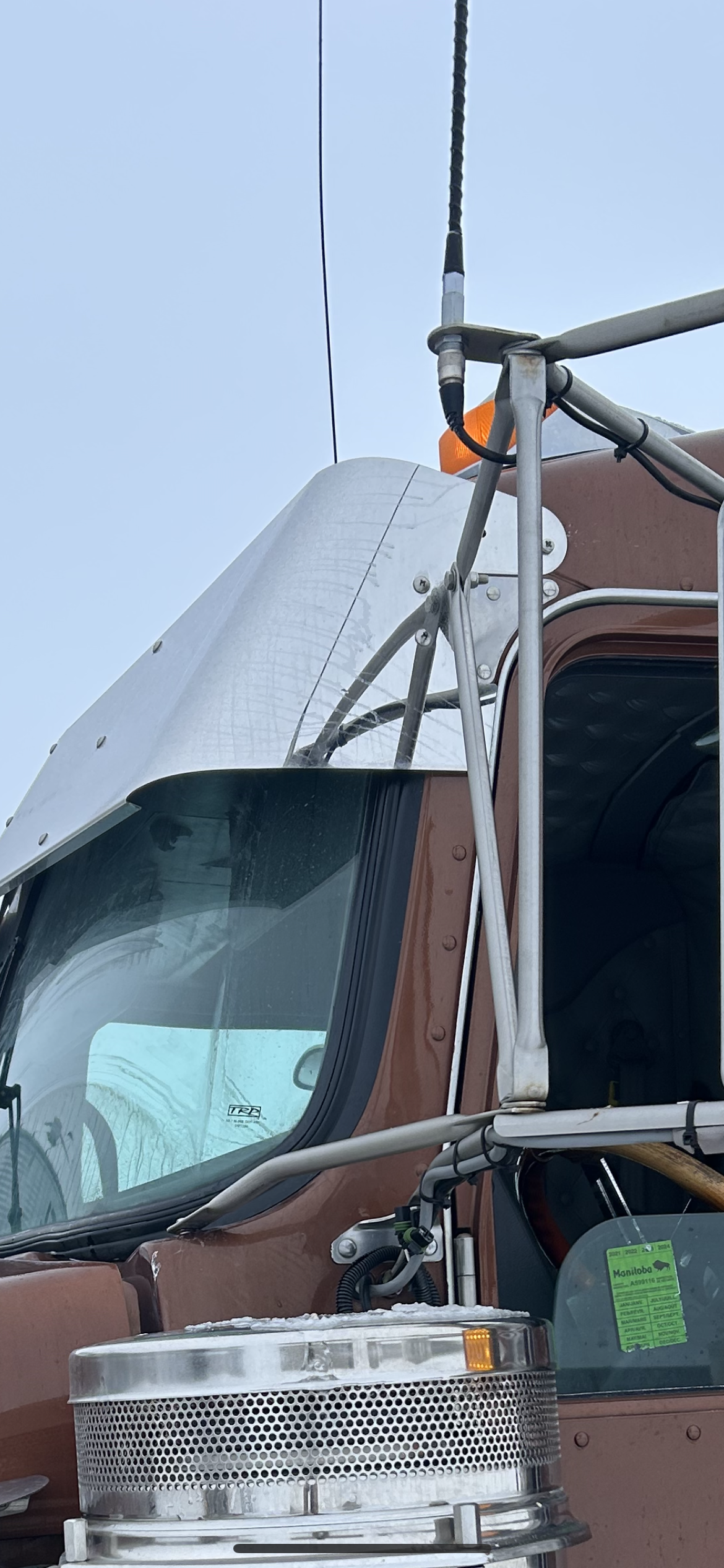 Kenworth 13-10 visor curved glass windshield