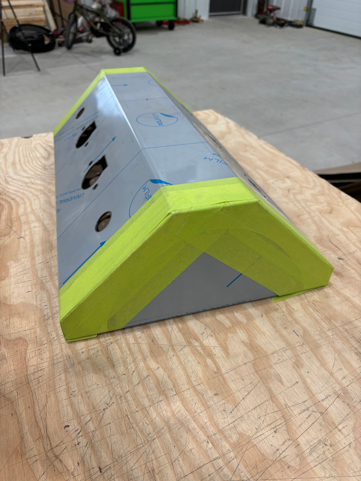 Pyramid style airline box Stainless