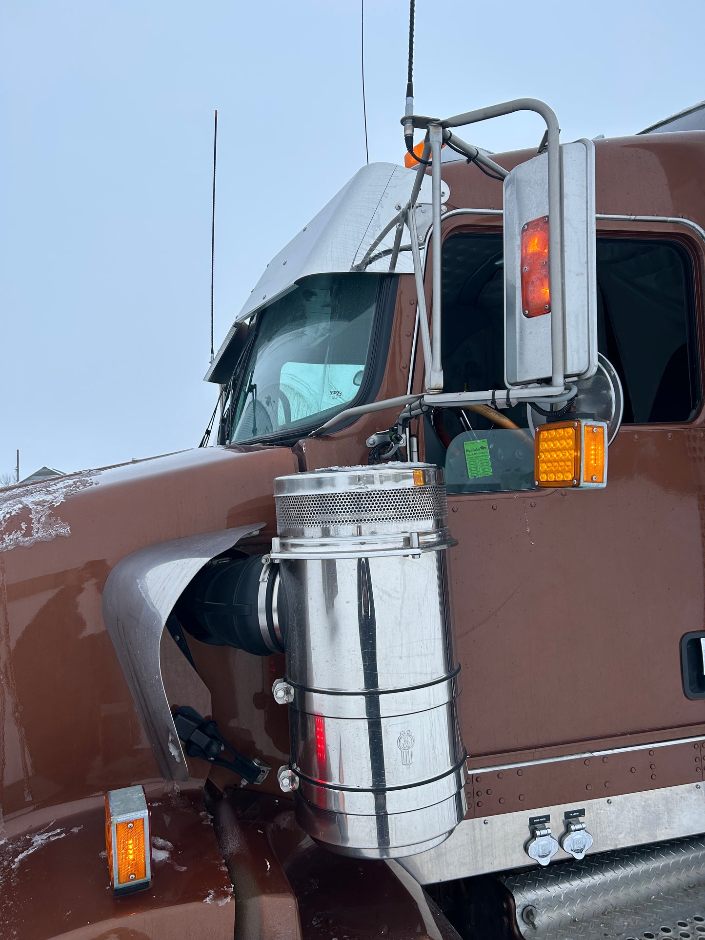 Kenworth 13-10 visor curved glass windshield