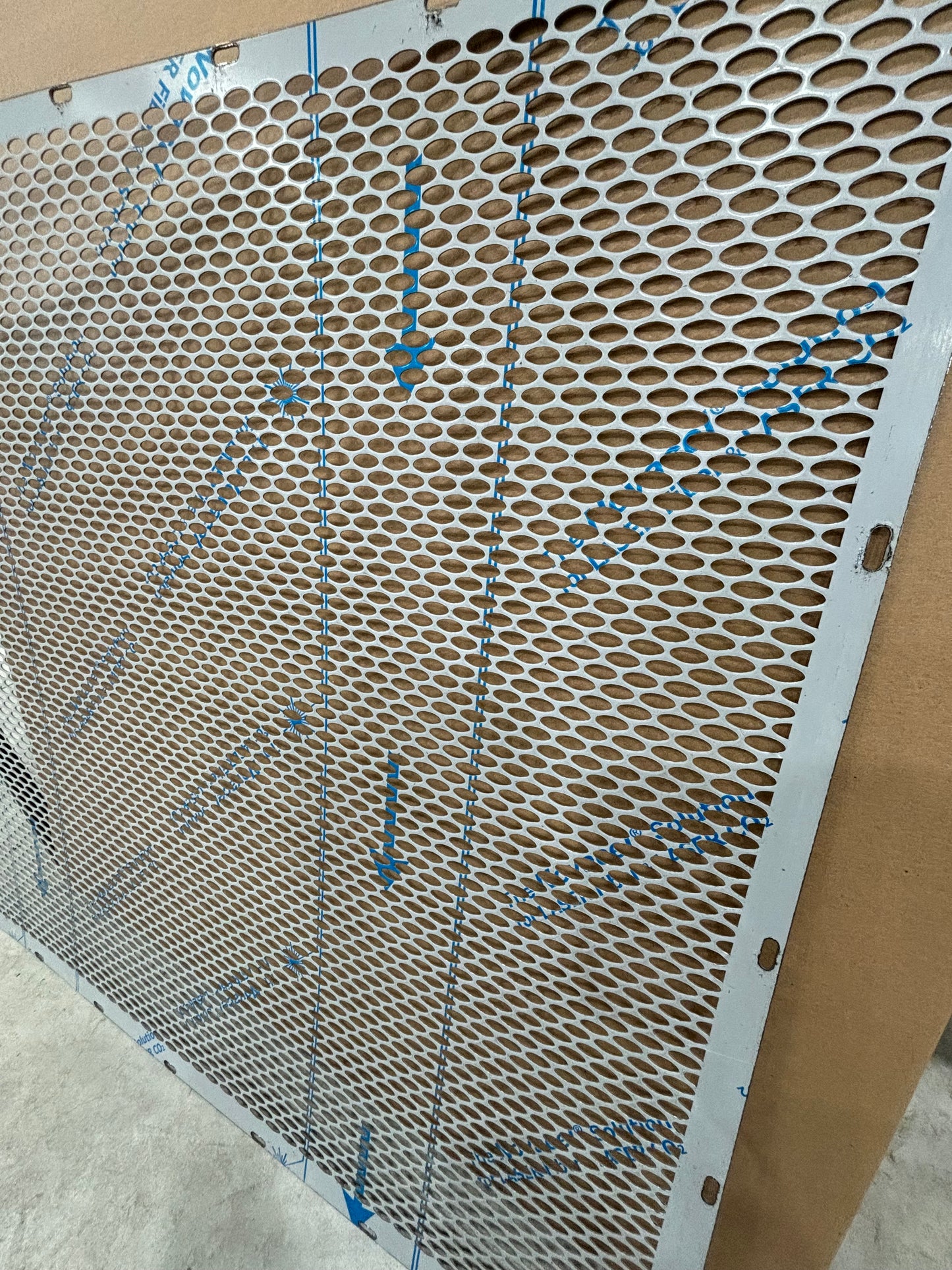 Peterbilt 379 long hood Oval grill screen