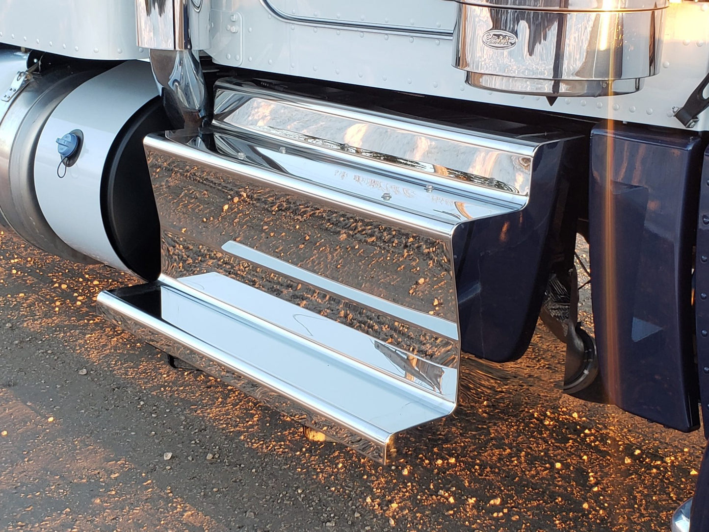 Peterbilt 2018+ DPF stainless cover