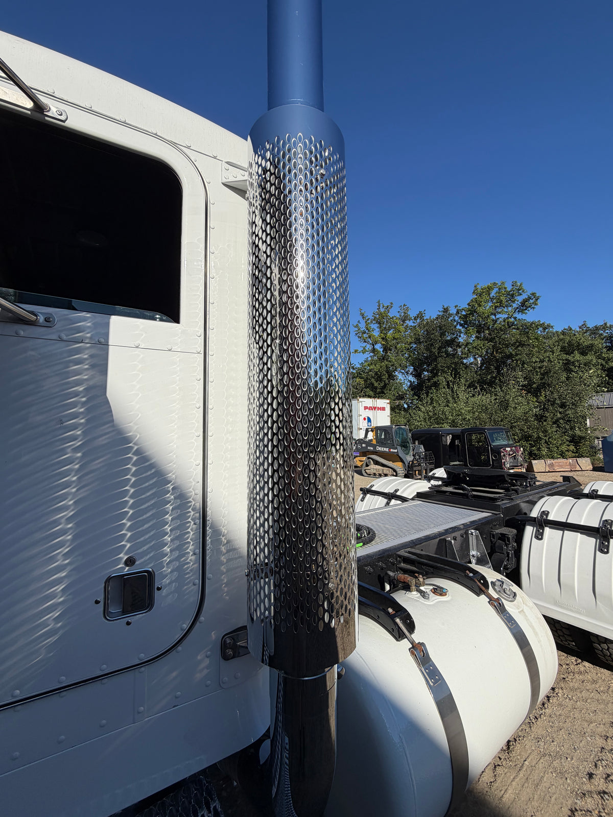 Oval hole heatshields