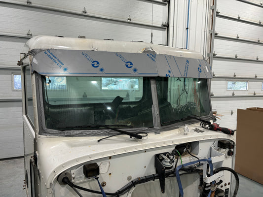 Peterbilt 3** series straight 9” visor