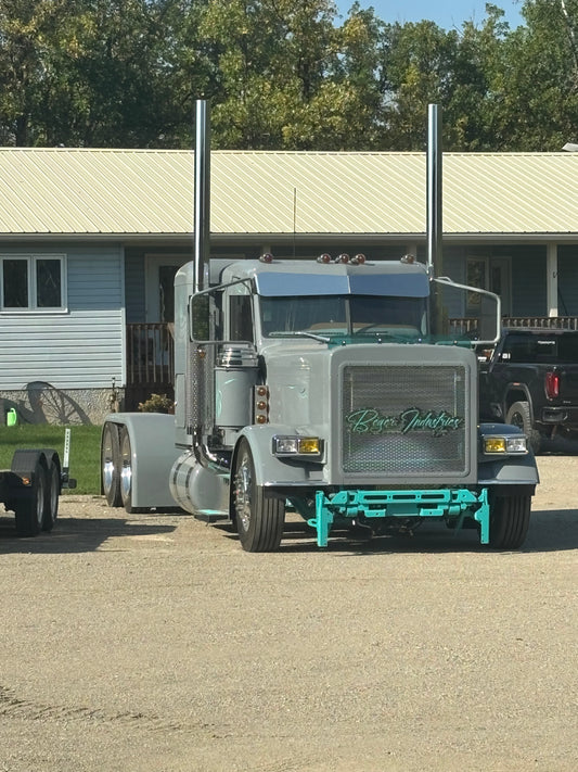 Peterbilt 3** series 9.5-7.5” bow tie visor