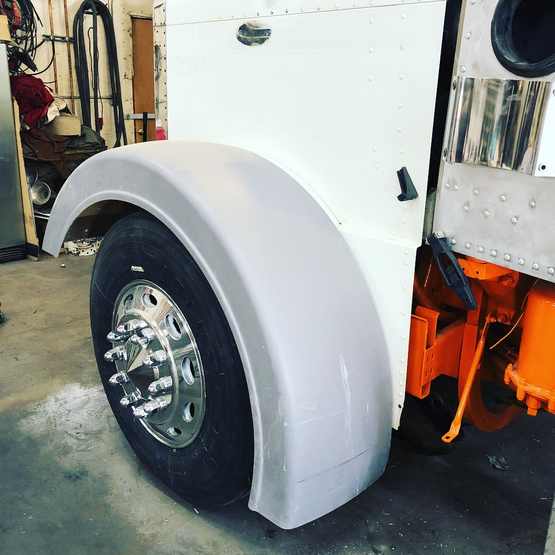 Peterbilt 379 6” lip drop fenders